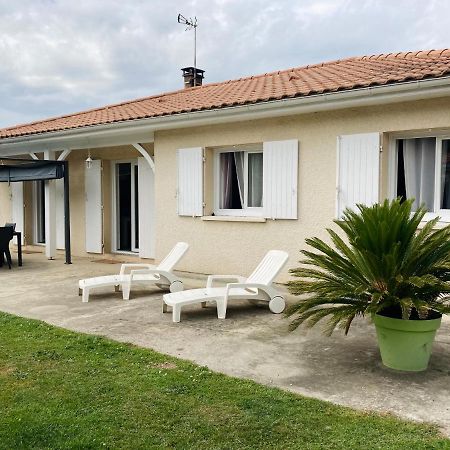 Maison Familiale Avec Jardin De 1500M2 Saint-Genes-de-Fronsac Buitenkant foto