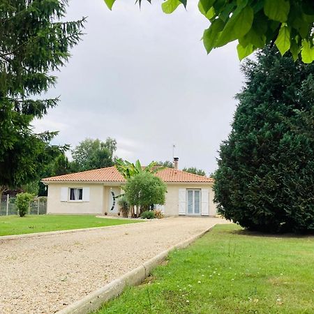 Maison Familiale Avec Jardin De 1500M2 Saint-Genes-de-Fronsac Buitenkant foto
