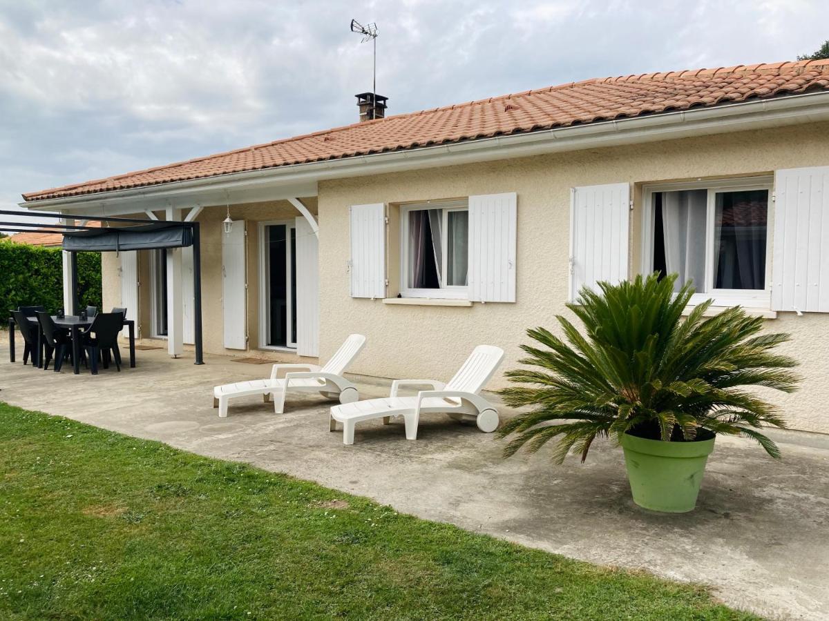 Maison Familiale Avec Jardin De 1500M2 Saint-Genes-de-Fronsac Buitenkant foto