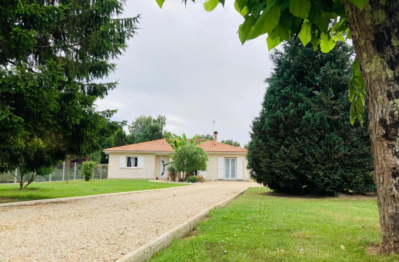 Maison Familiale Avec Jardin De 1500M2 Saint-Genes-de-Fronsac Buitenkant foto